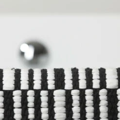 SEALSKIN Badmat Bandra Zwart 60x90cm 9 SEALSKIN Badmat Bandra Zwart 60x90cm -Badkamer Winkel 123 1657