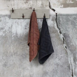 Sealskin Badmat Aztec 60x60cm Donkergrijs 12 Sealskin Badmat Aztec 60x60cm Donkergrijs -Badkamer Winkel 123 1735