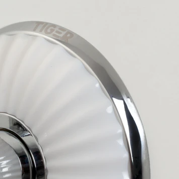 Tiger Ivy Zeepdispenser 200ml Chroom/wit Keramiek 3 Tiger Ivy Zeepdispenser 200ml Chroom/wit Keramiek - Afbeelding 3